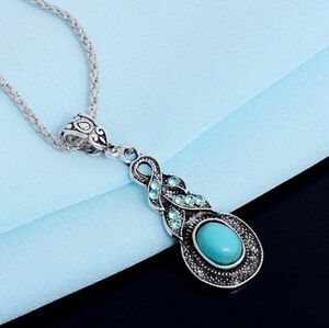 Pretty Turquoise & Crystal Pendant Necklace
